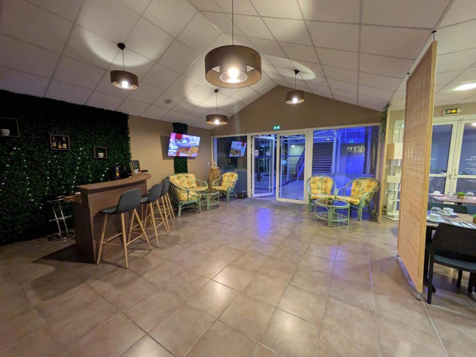 Verrieres-en-Anjou Hotel L'Oceane Angers Parc Expo מראה חיצוני תמונה