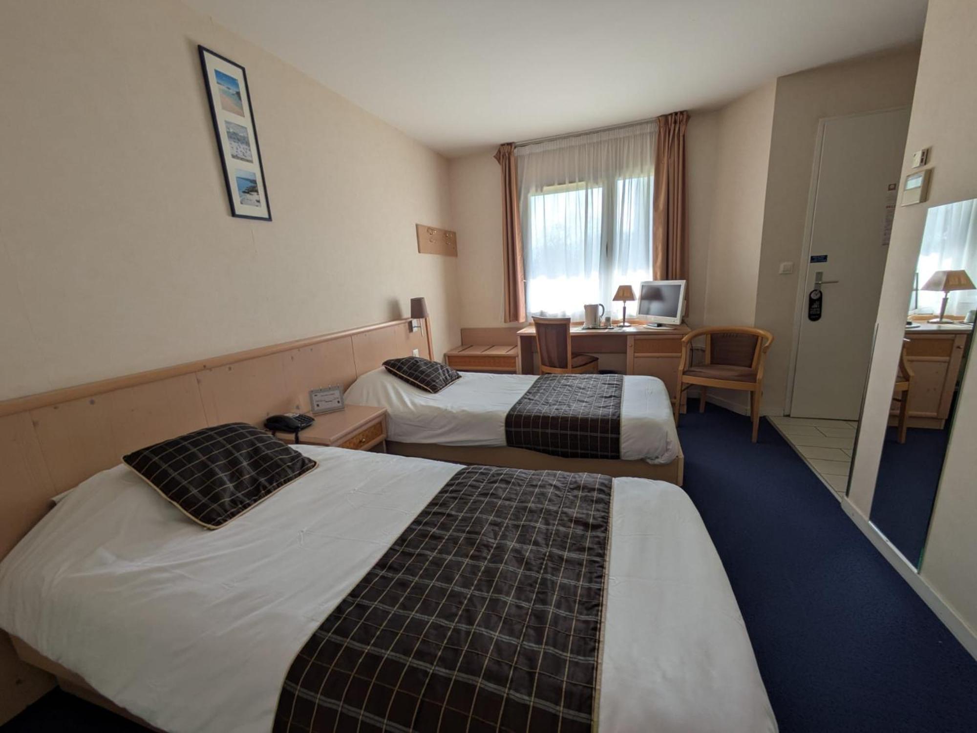 Verrieres-en-Anjou Hotel L'Oceane Angers Parc Expo מראה חיצוני תמונה