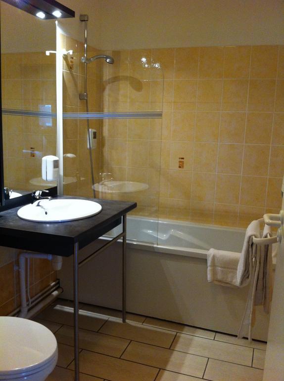 Verrieres-en-Anjou Hotel L'Oceane Angers Parc Expo חדר תמונה