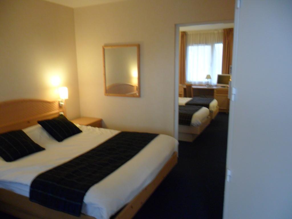 Verrieres-en-Anjou Hotel L'Oceane Angers Parc Expo מראה חיצוני תמונה